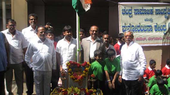 Lorem ipsum dolor sit amet, consectetur adipiscing elit. Phasellus quis elementum odio. Curabitur pellentesque, dolor vel pharetra mollis.